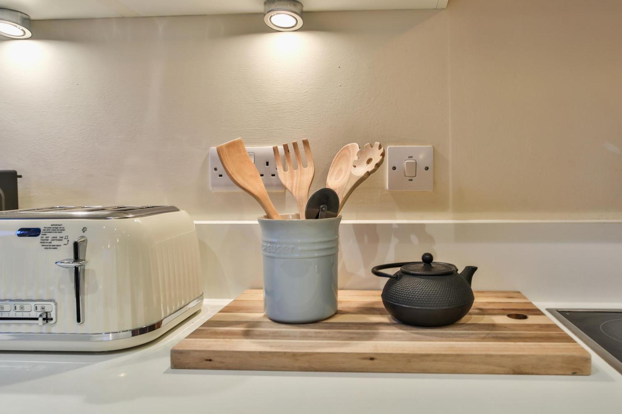 Skyview Apartment By Noknokstay - City Centre With Parking - Group, Family, Business 셰필드 외부 사진