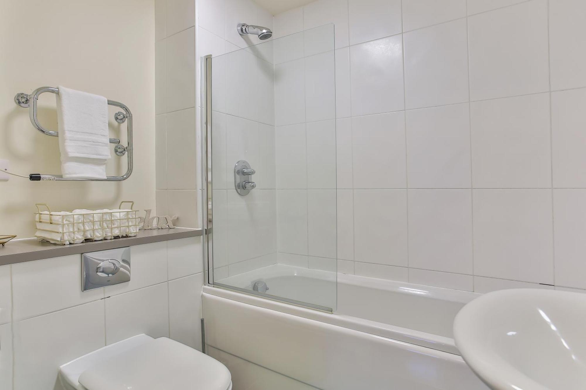 Skyview Apartment By Noknokstay - City Centre With Parking - Group, Family, Business 셰필드 외부 사진