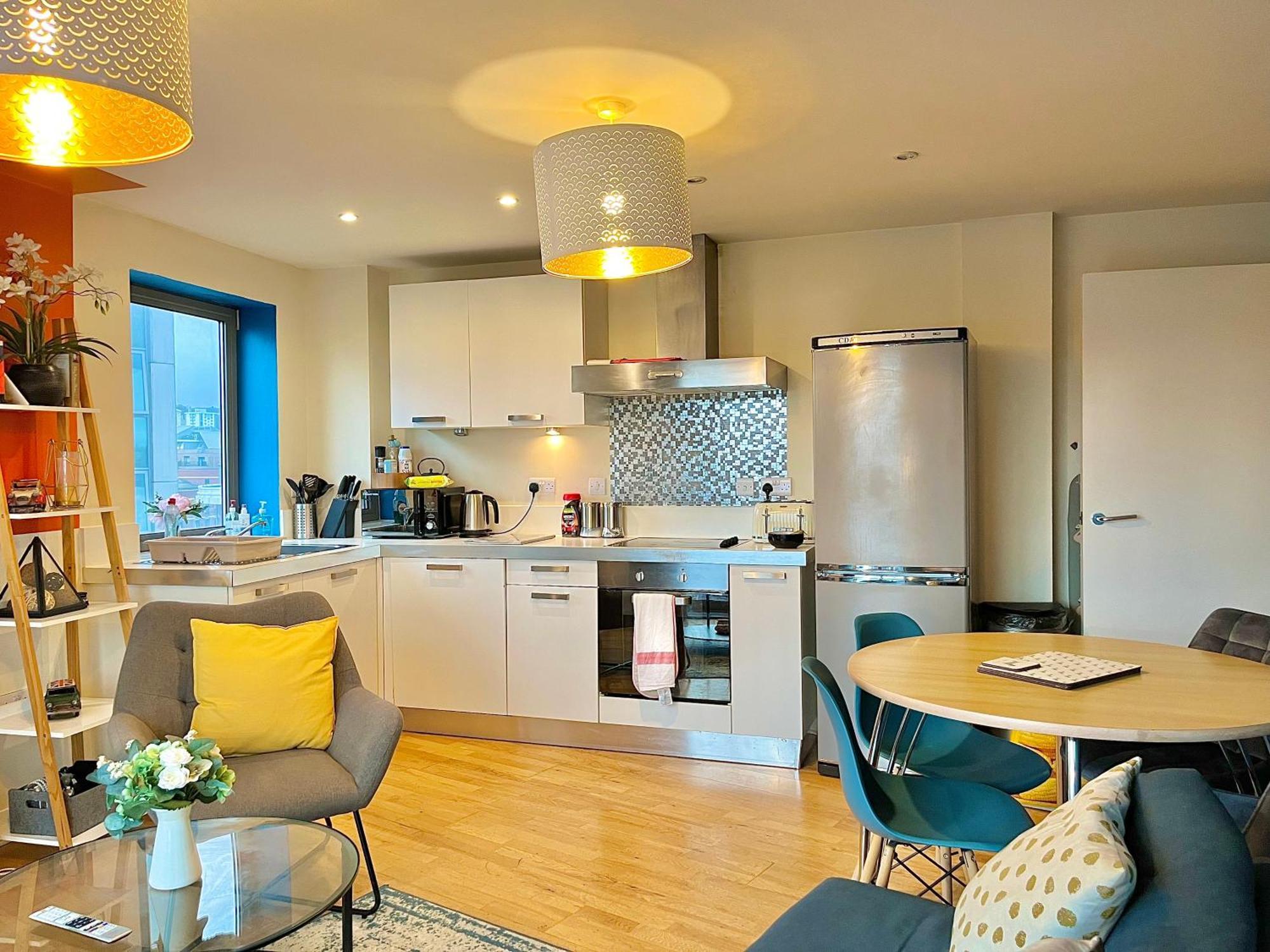 Skyview Apartment By Noknokstay - City Centre With Parking - Group, Family, Business 셰필드 외부 사진