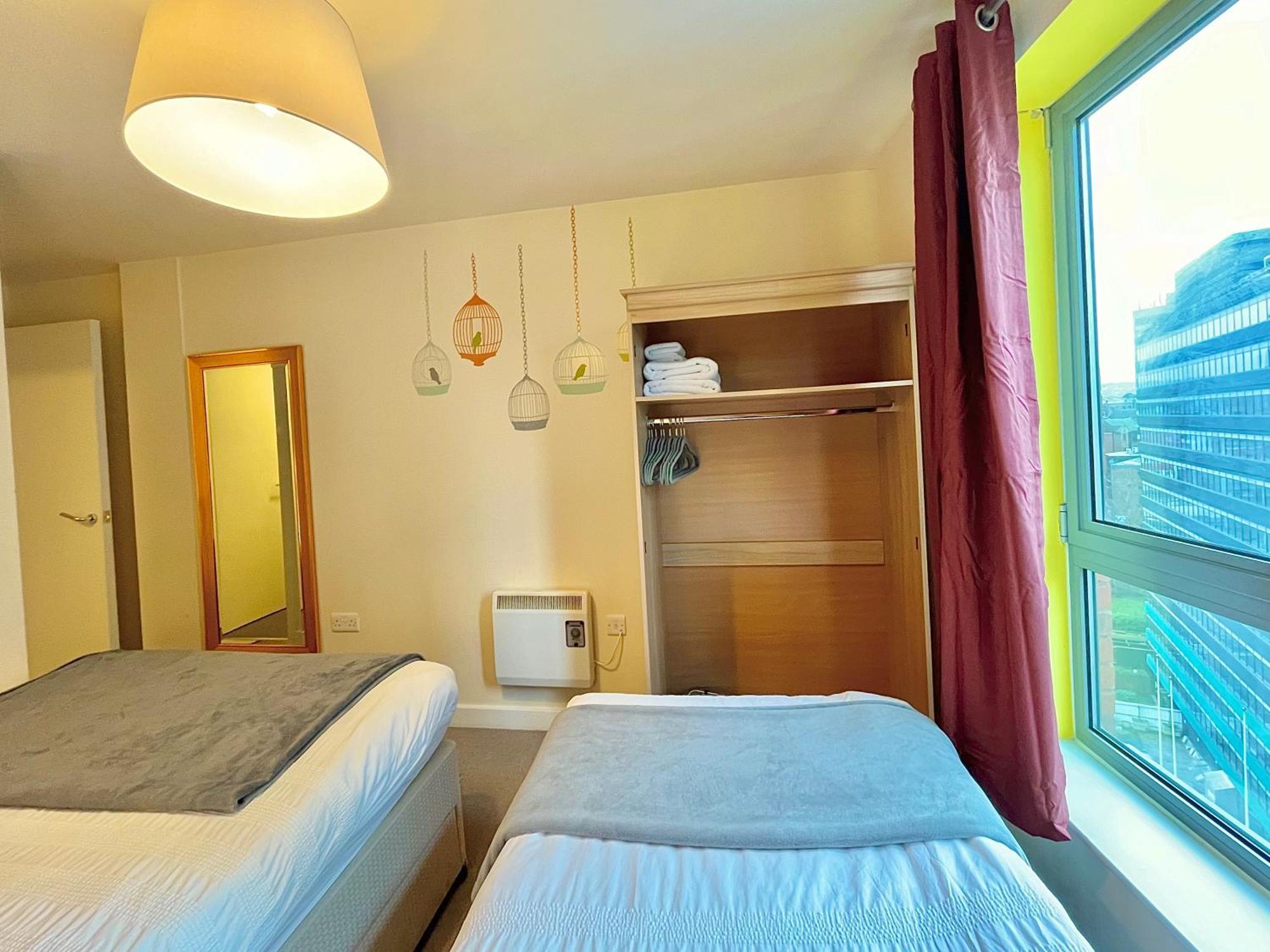Skyview Apartment By Noknokstay - City Centre With Parking - Group, Family, Business 셰필드 외부 사진