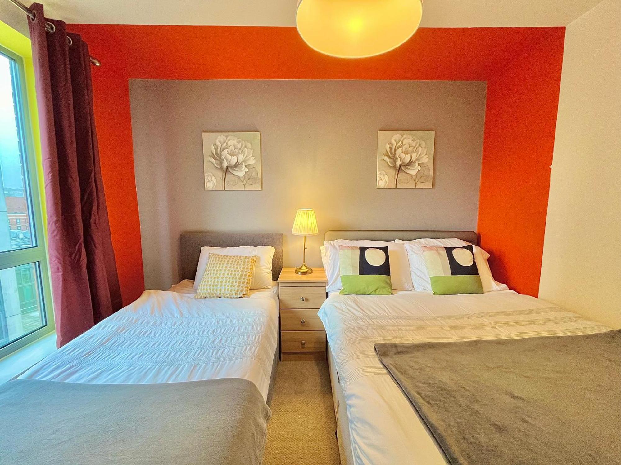 Skyview Apartment By Noknokstay - City Centre With Parking - Group, Family, Business 셰필드 외부 사진
